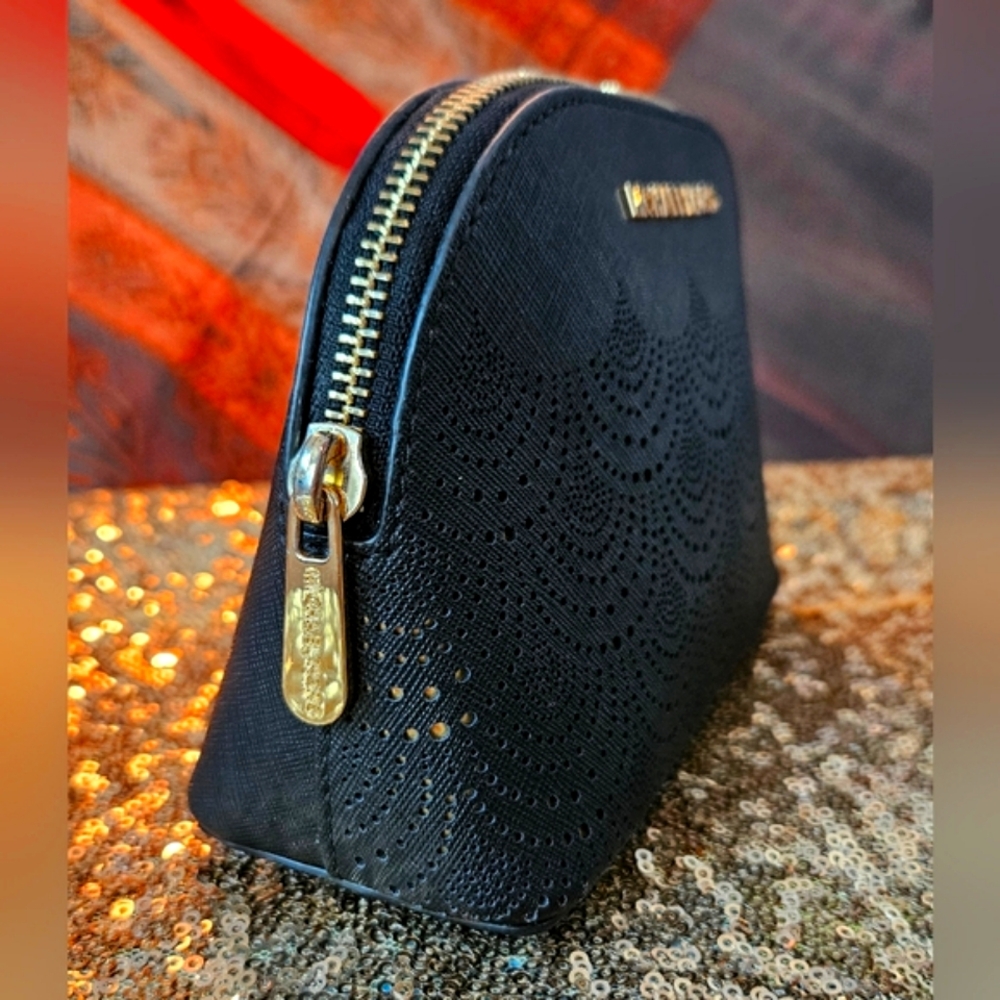 Michael Kors Bag, Wallet AND Cosmetic Bag! - Picture 11 of 13